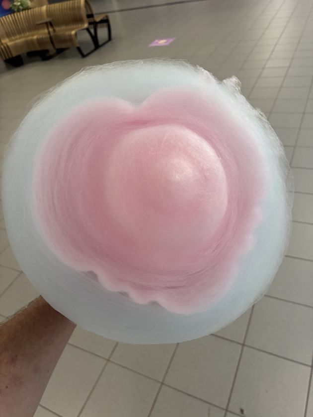 Zuckerwatte in Rosa und Blau